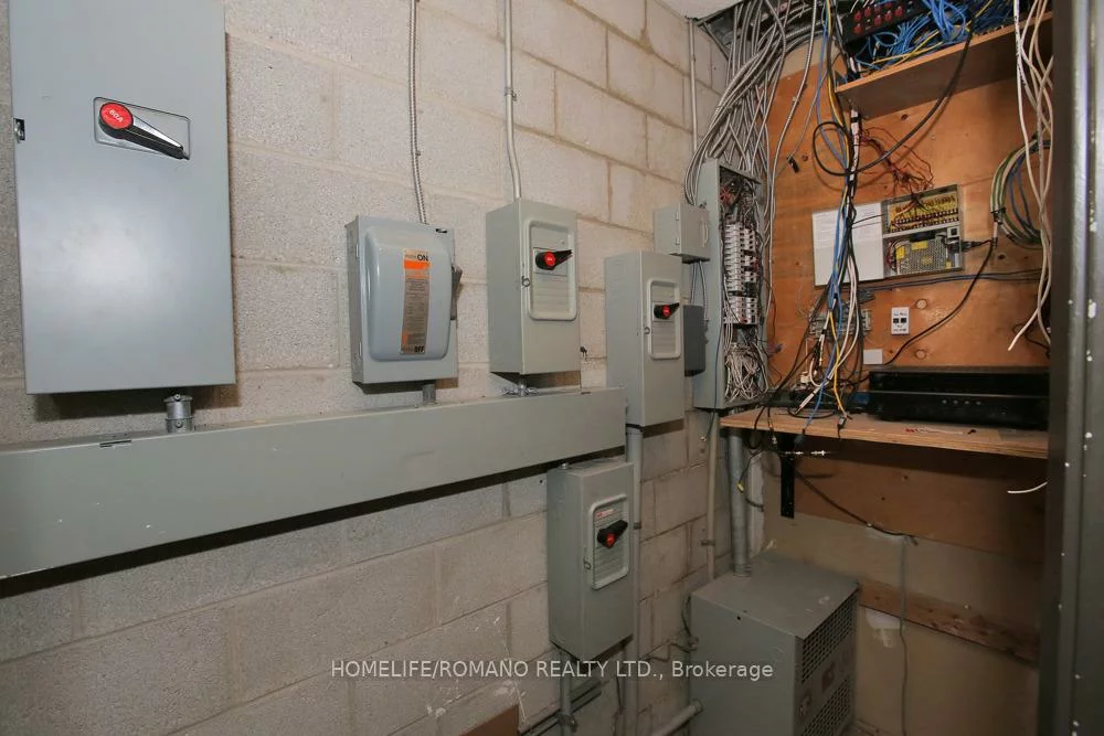 155, Caster, Pine Valley Business Park, Vaughan