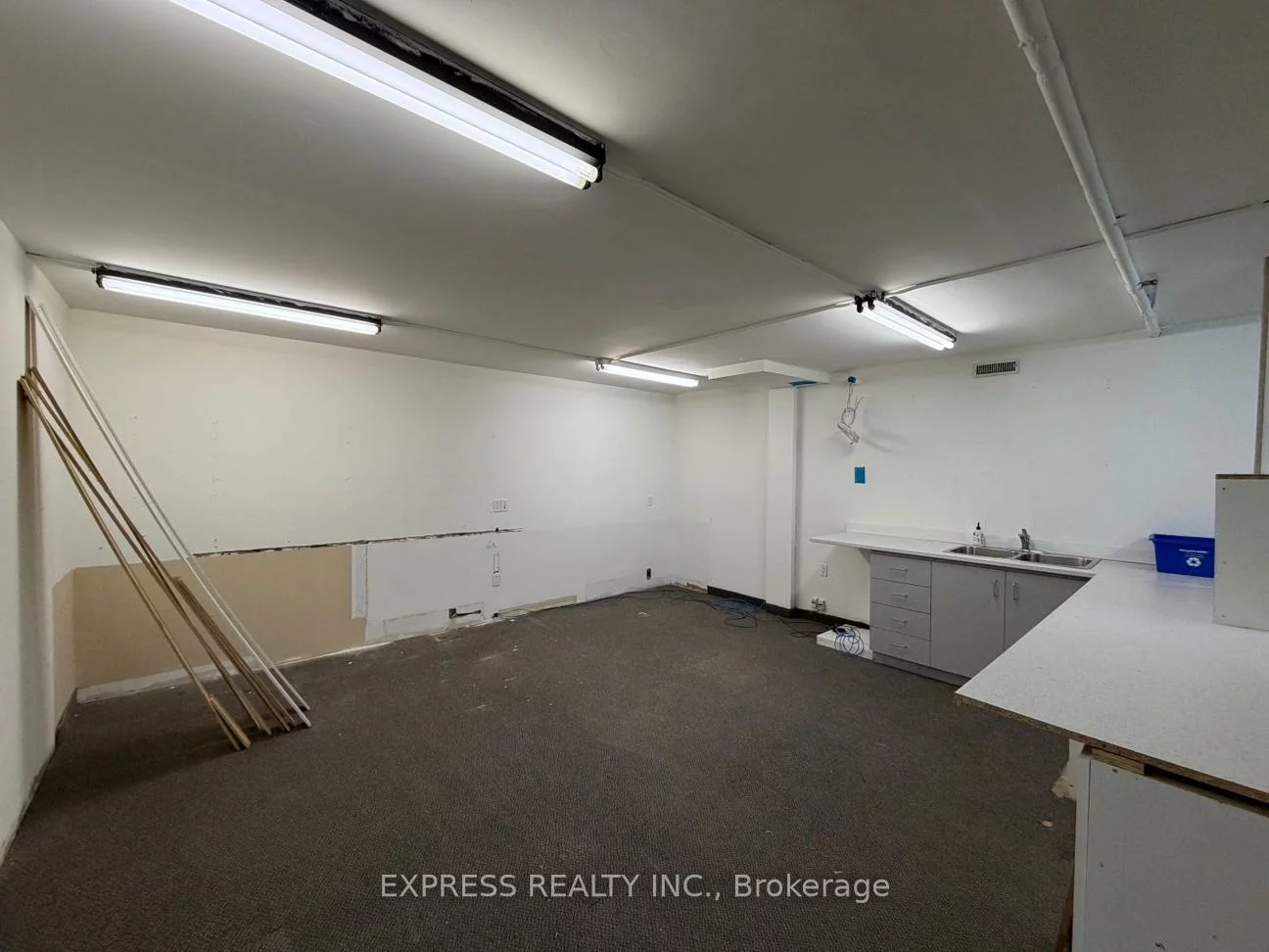 8300, Yonge, Uplands, Vaughan