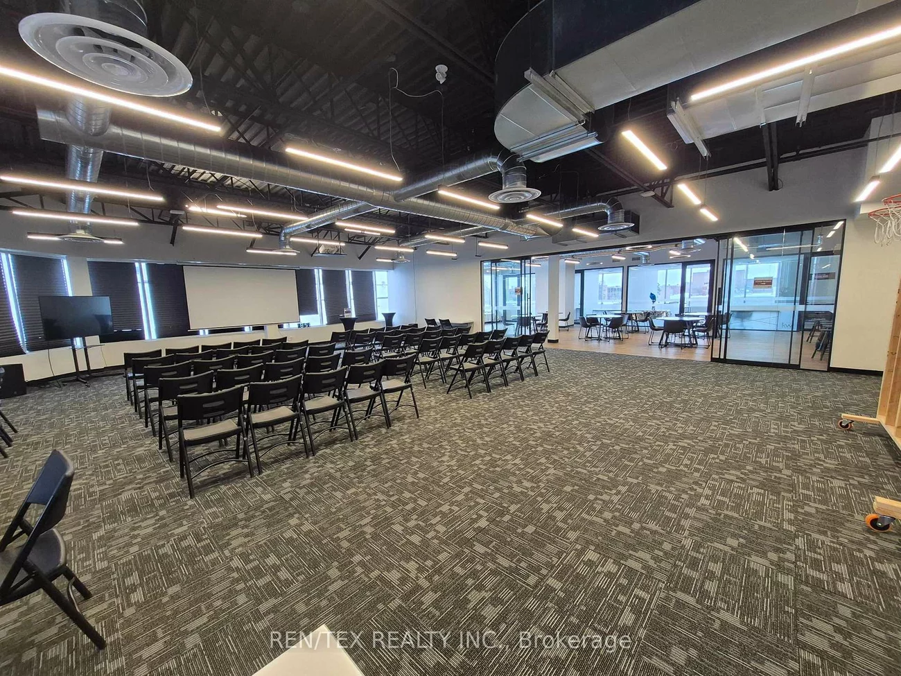 28, Roytec, West Woodbridge, Vaughan