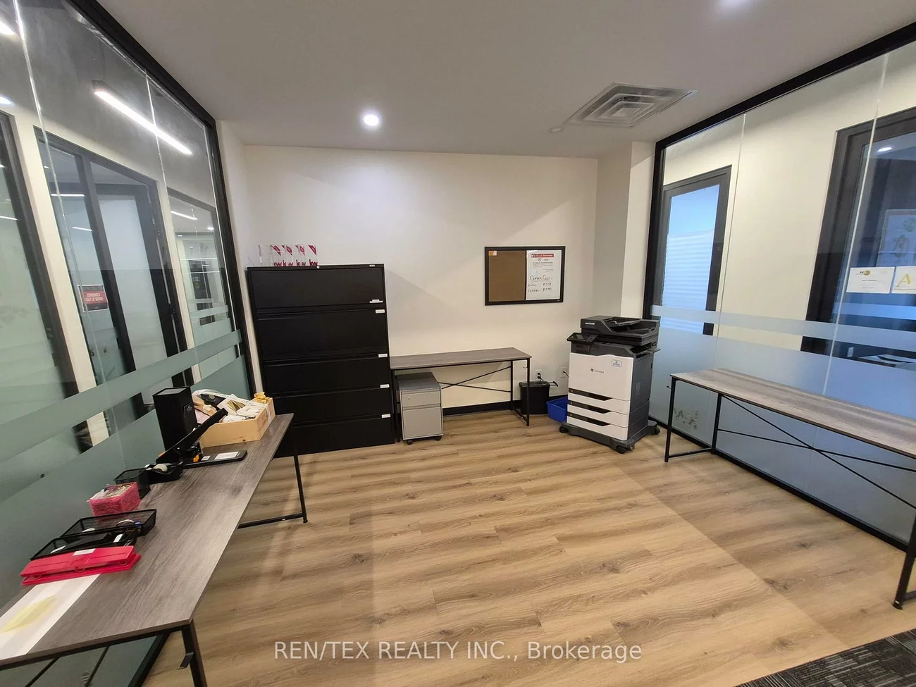 28, Roytec, West Woodbridge, Vaughan