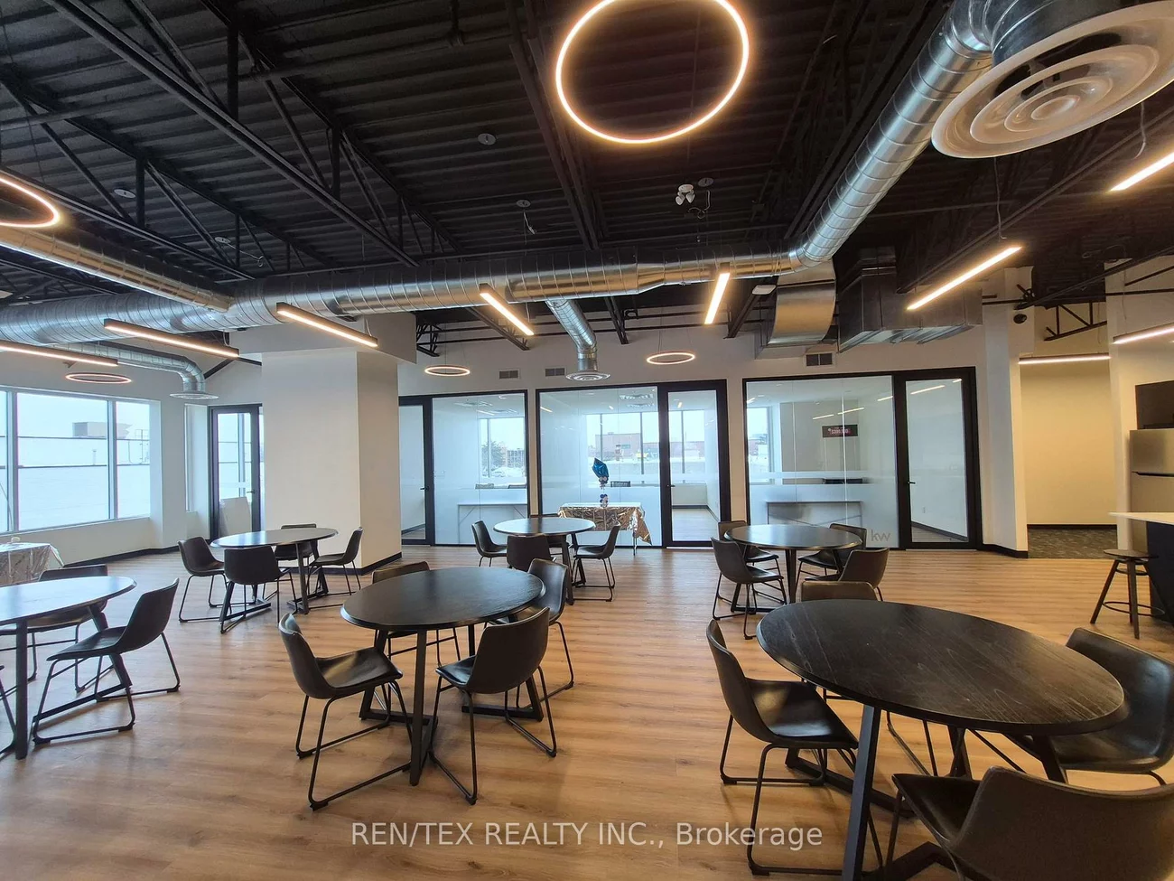 28, Roytec, West Woodbridge, Vaughan