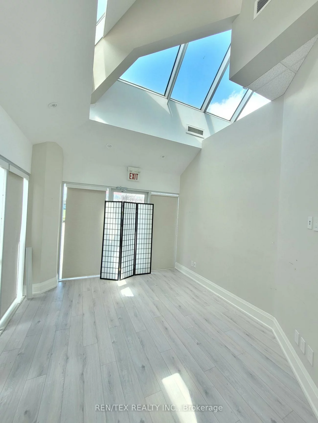 27, Roytec, East Woodbridge, Vaughan