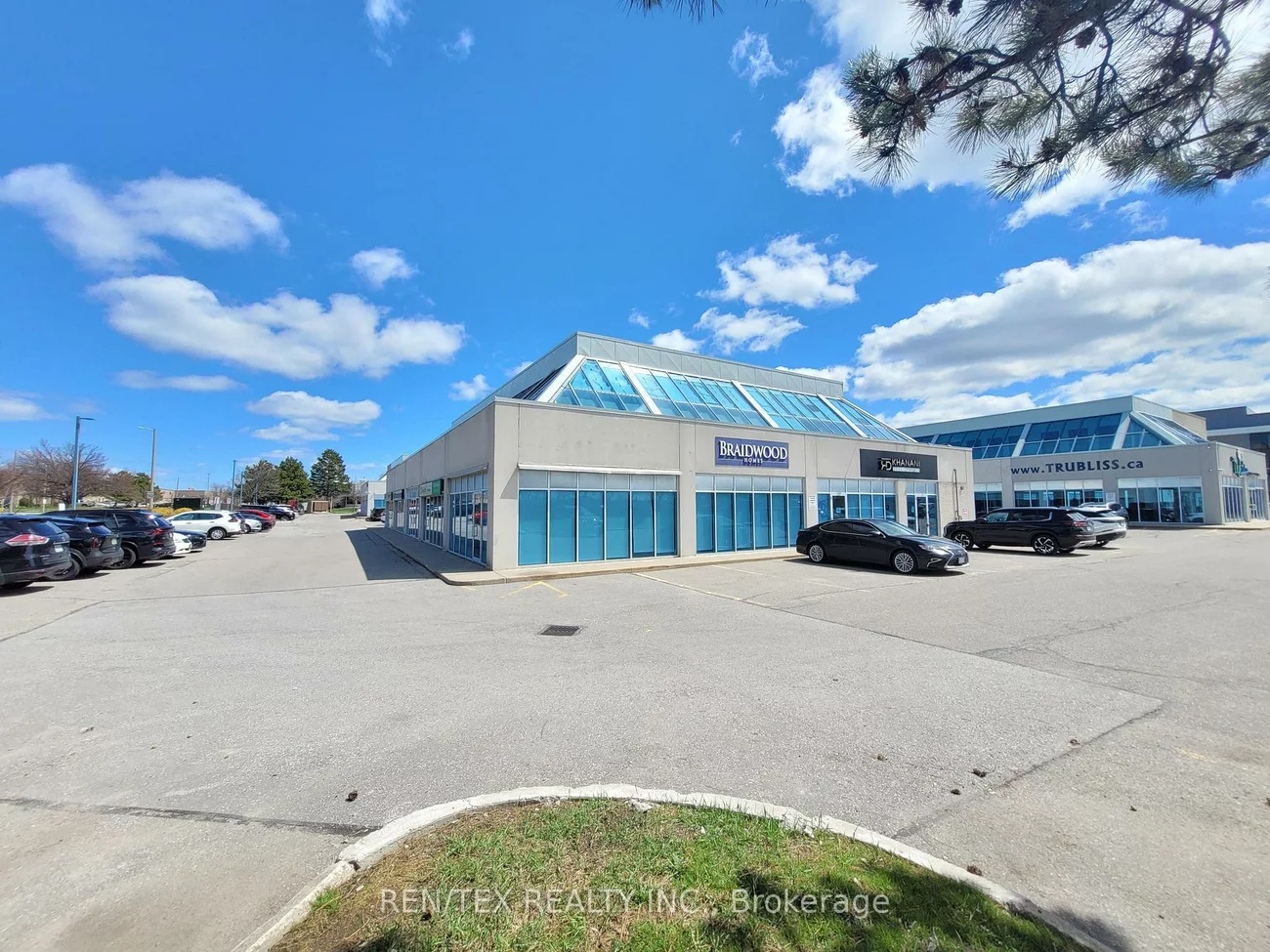 27, Roytec, East Woodbridge, Vaughan