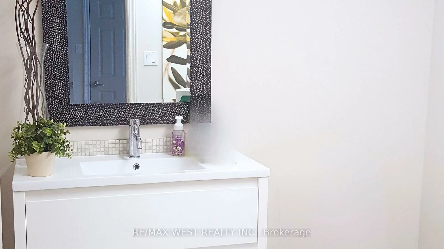 115, Woodstream, Vaughan Grove, Vaughan