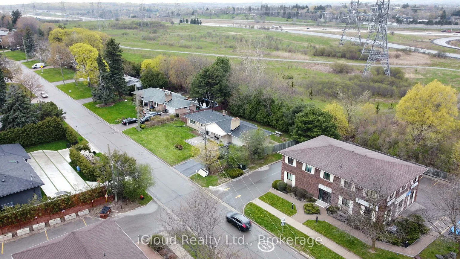 4, Longbridge, Uplands, Vaughan