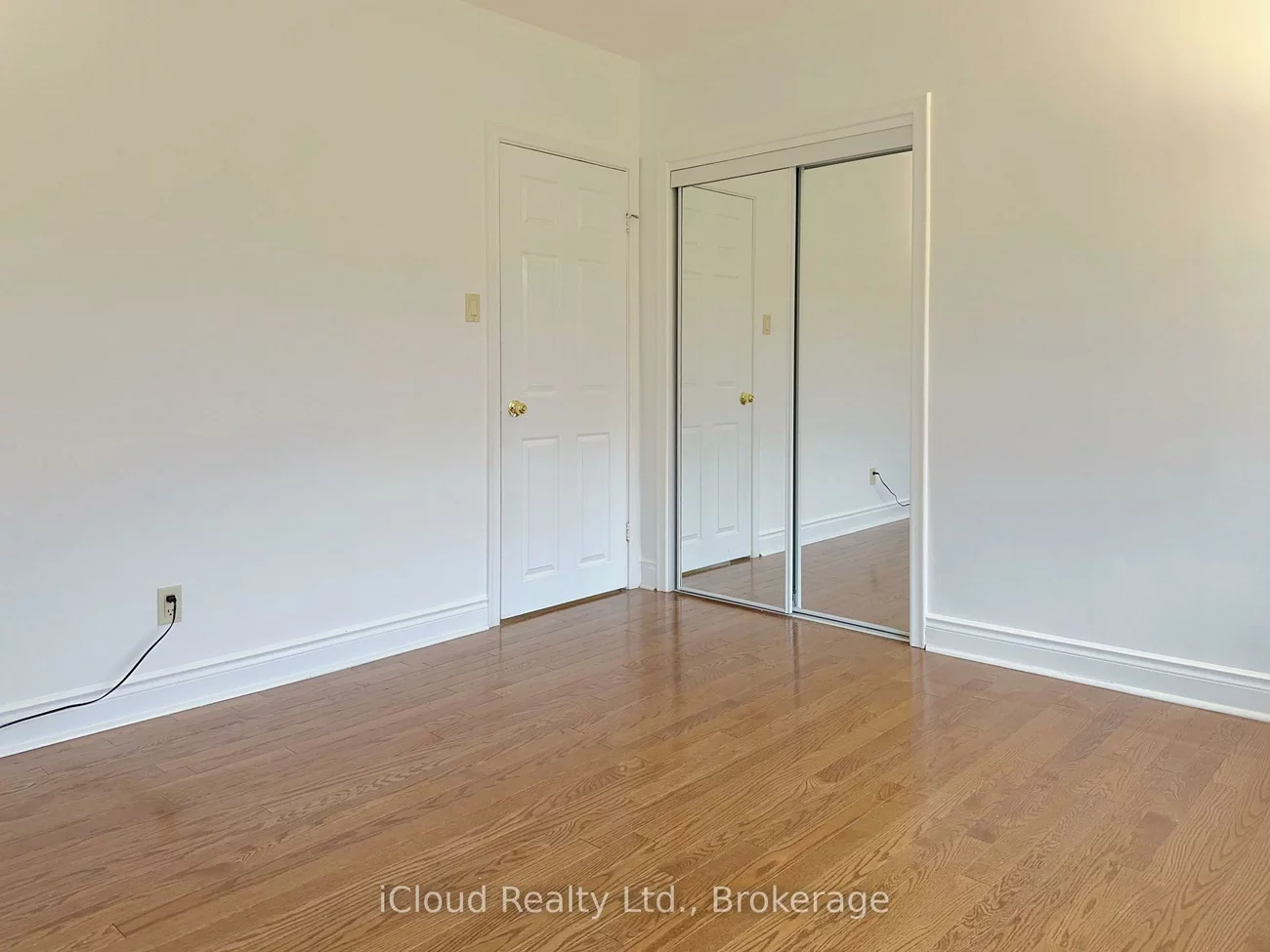 4, Longbridge, Uplands, Vaughan