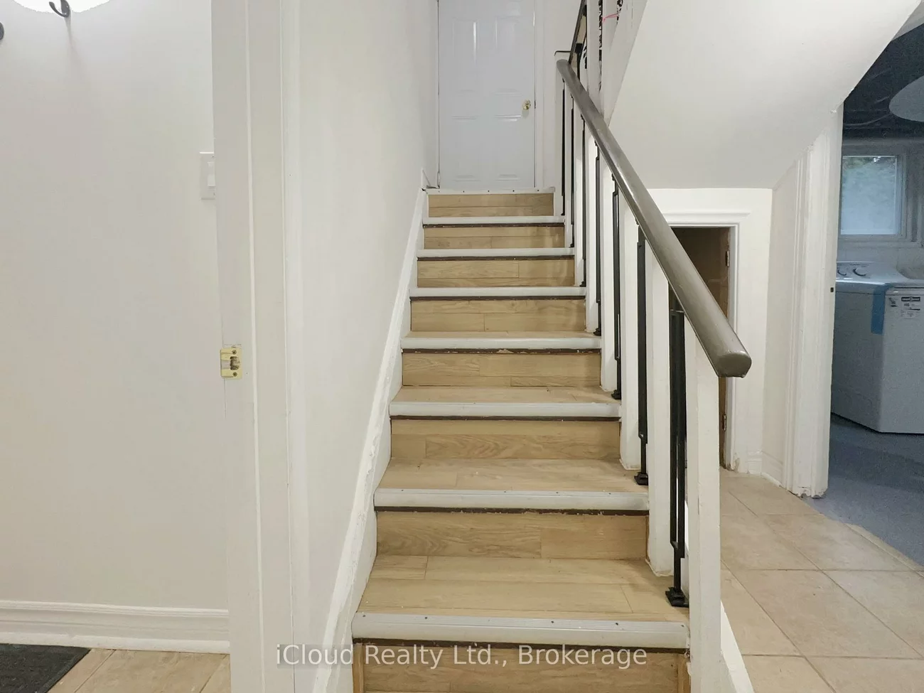 4, Longbridge, Uplands, Vaughan