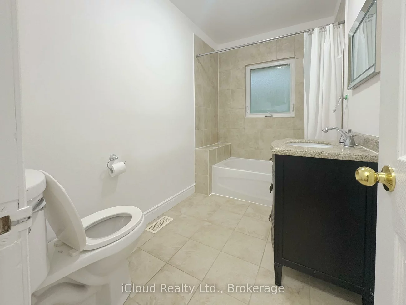 4, Longbridge, Uplands, Vaughan