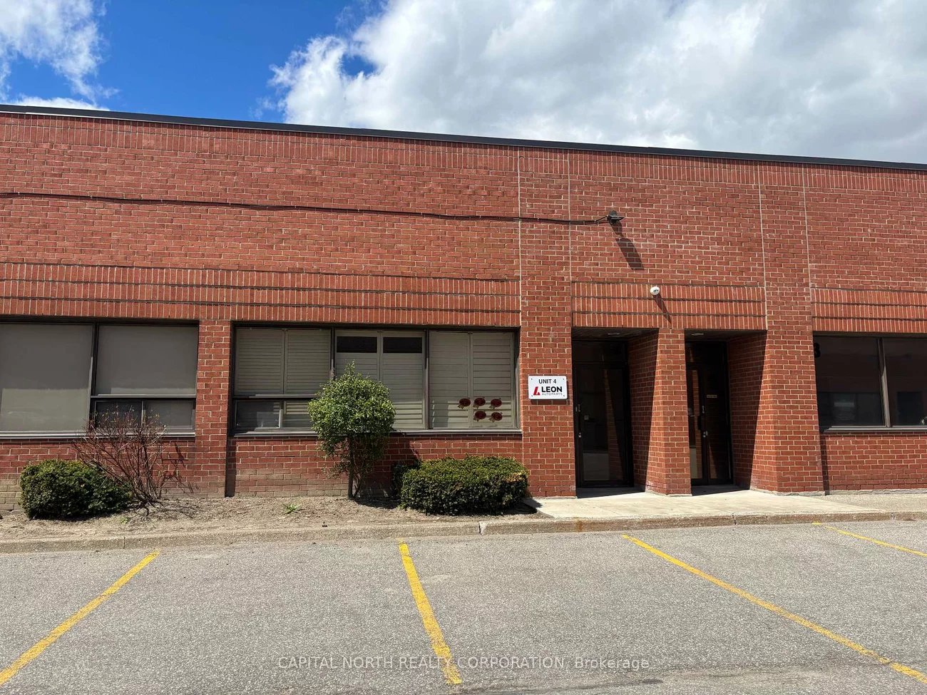41, Winges, Pine Valley Business Park, Vaughan