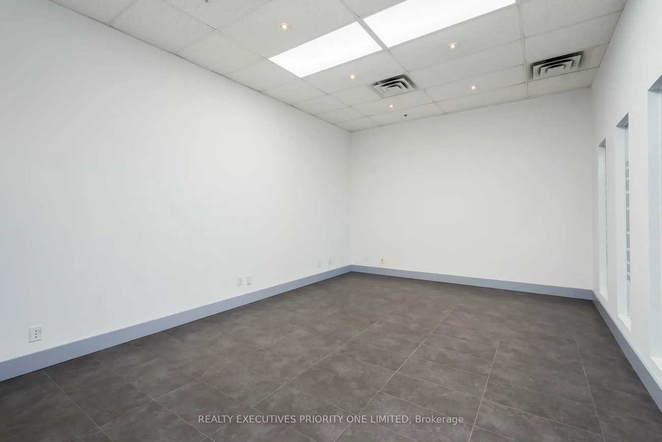 661, Chrislea, East Woodbridge, Vaughan