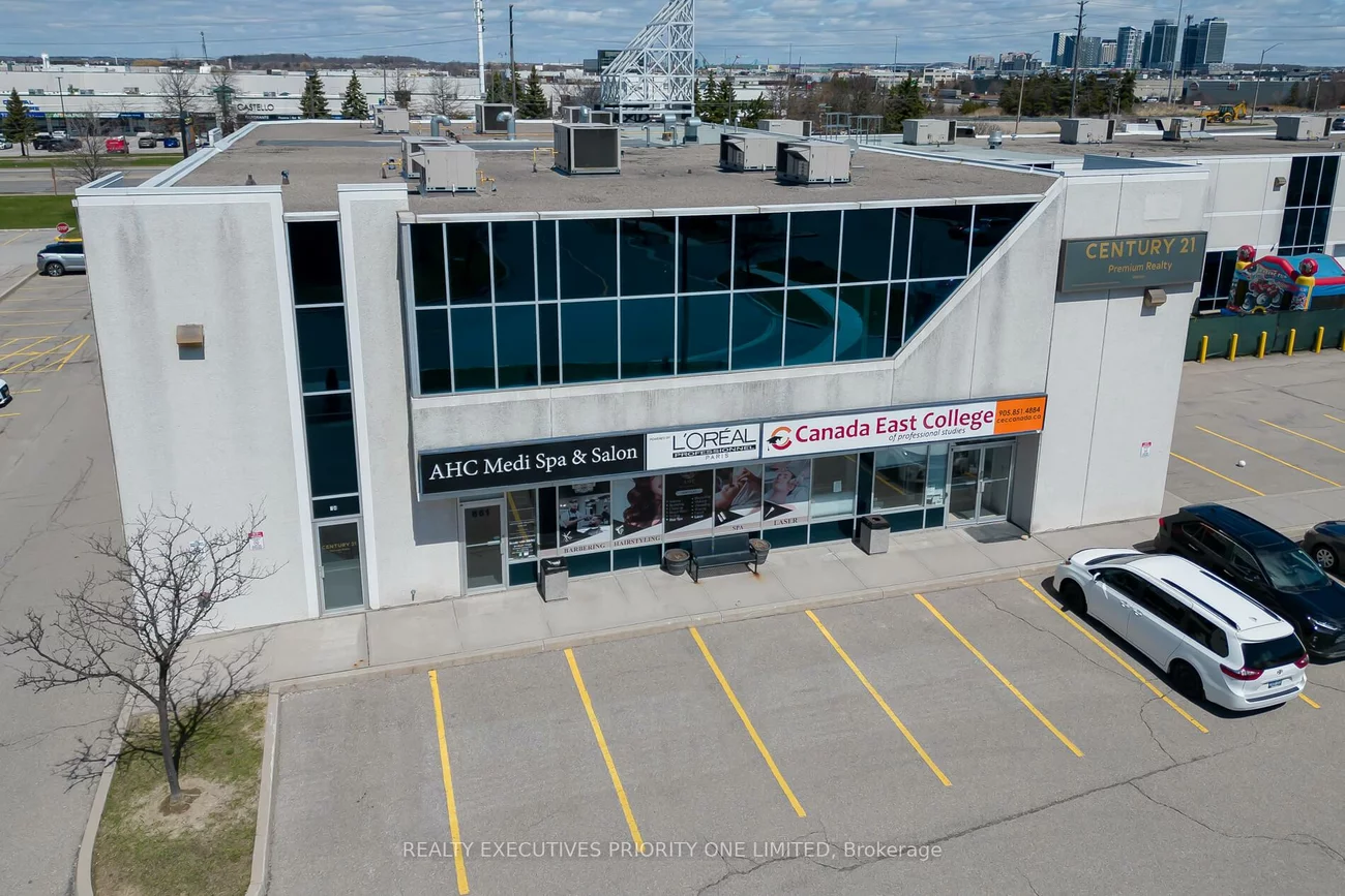 661, Chrislea, East Woodbridge, Vaughan