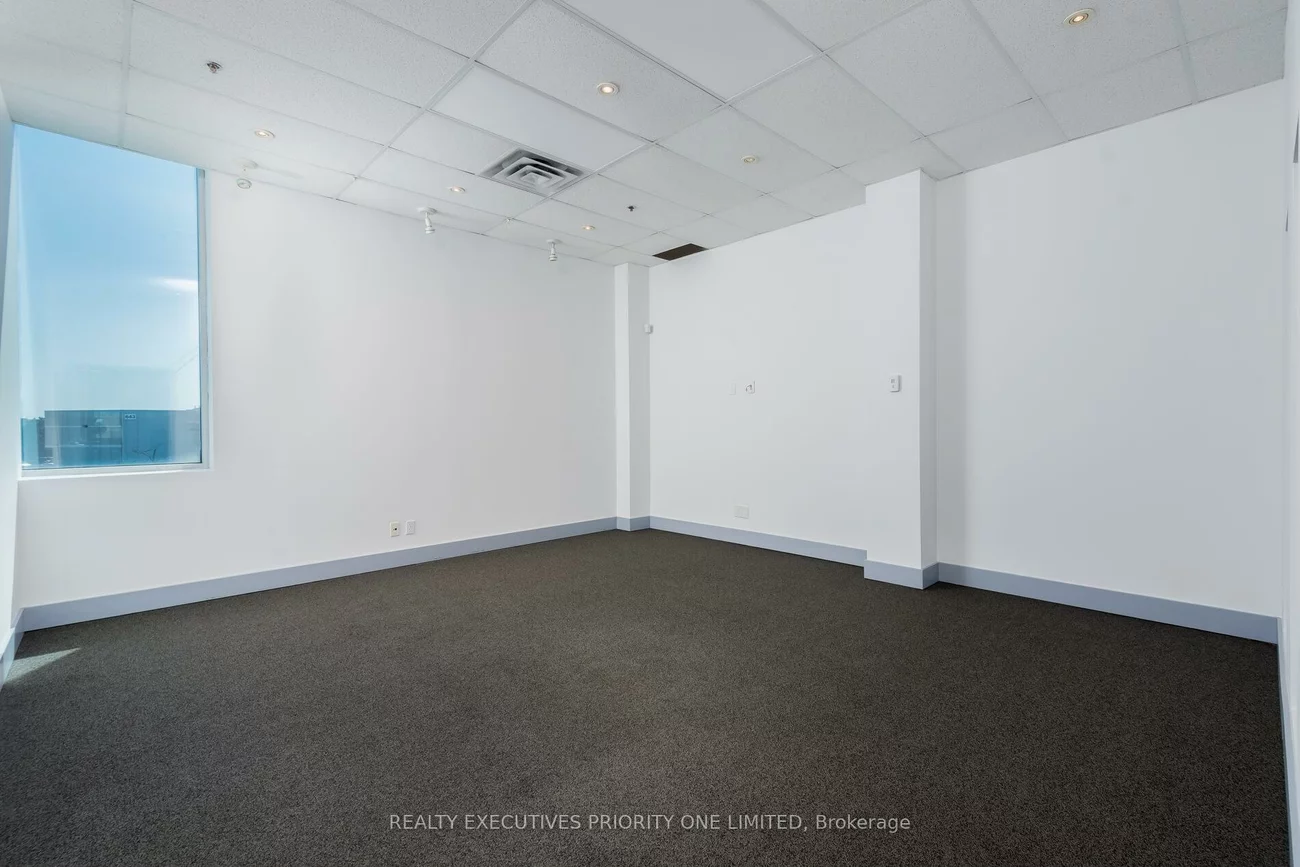 661, Chrislea, East Woodbridge, Vaughan