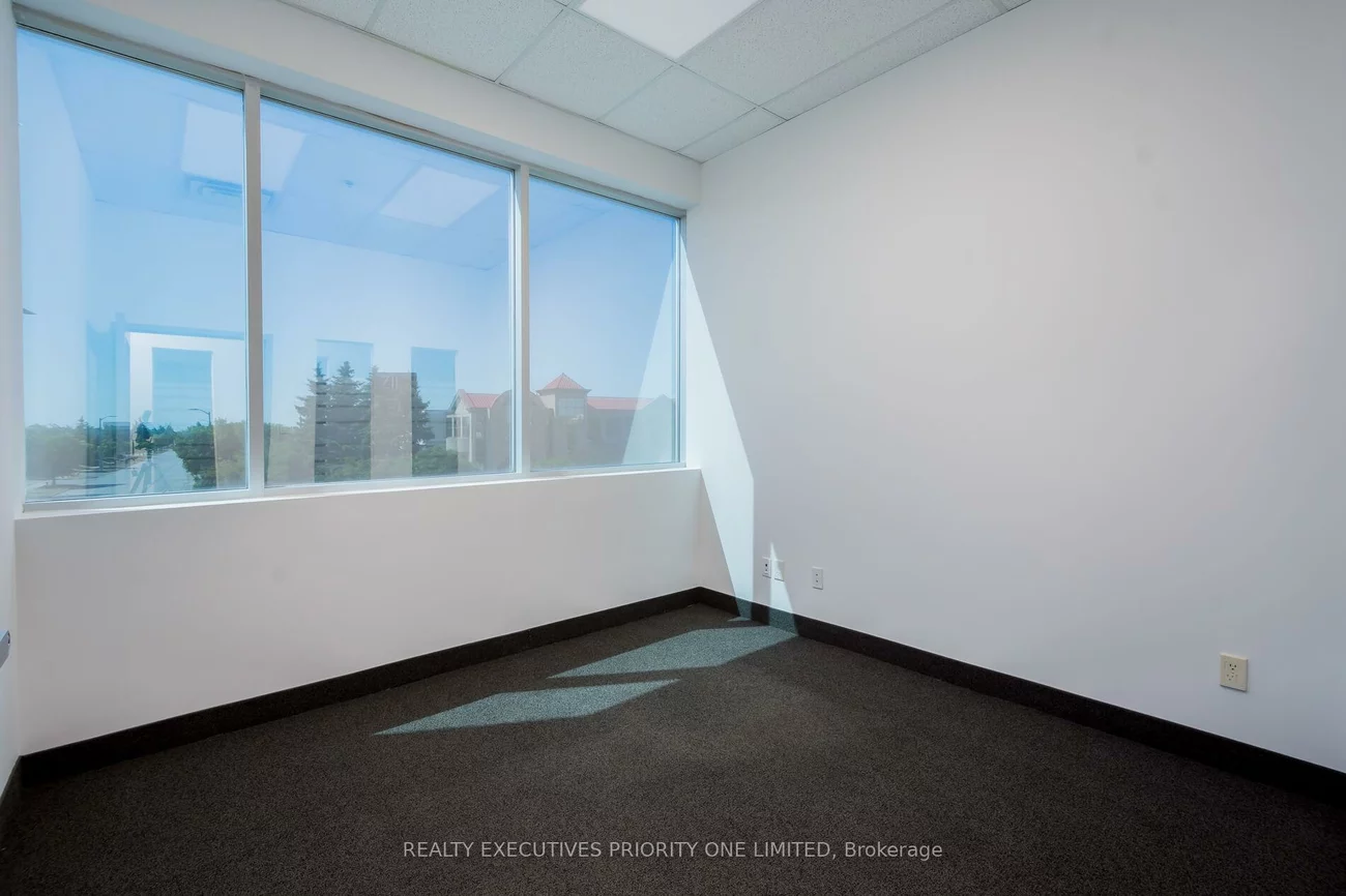 661, Chrislea, East Woodbridge, Vaughan