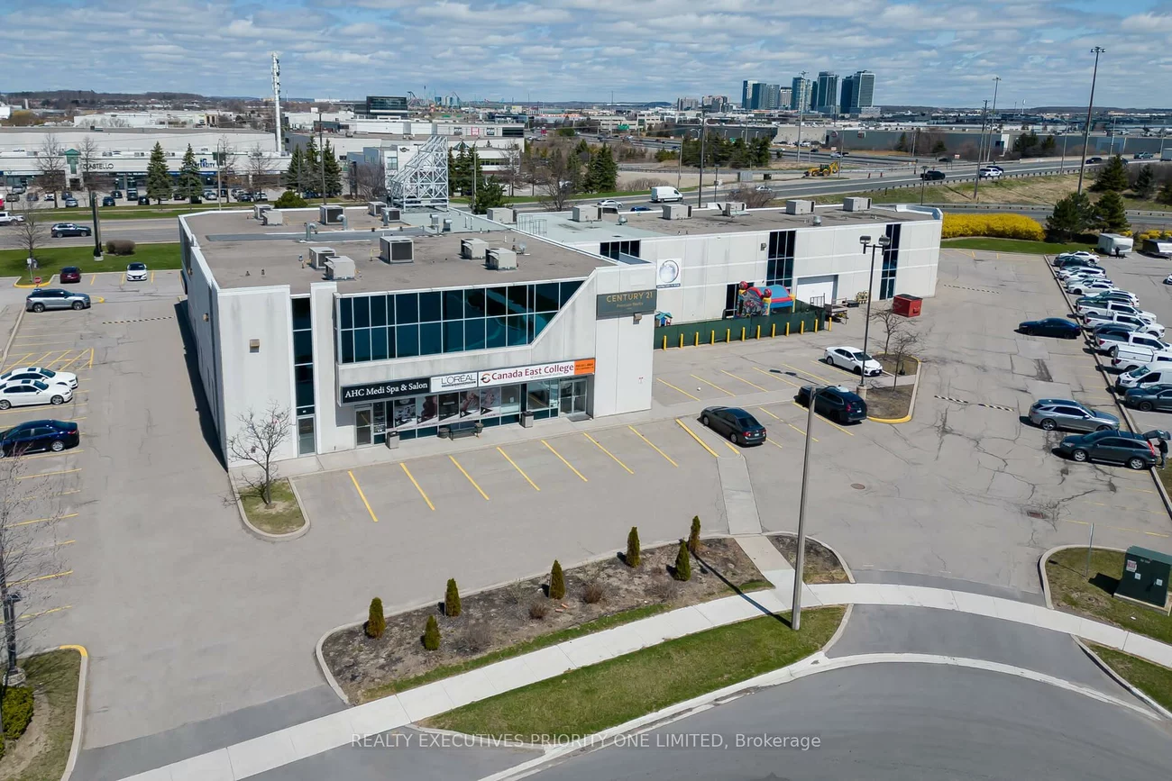 661, Chrislea, East Woodbridge, Vaughan
