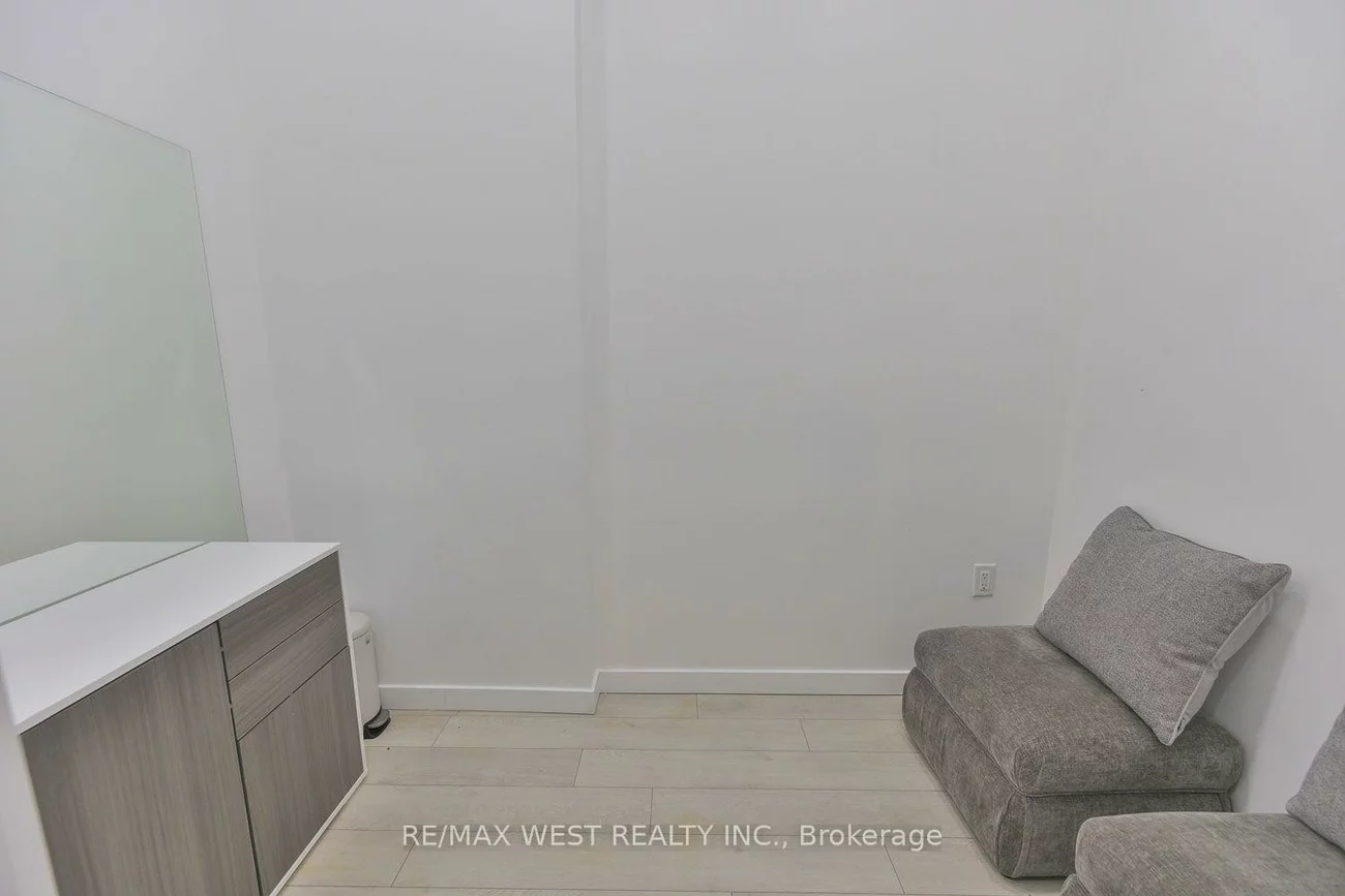 401, Kleinburg Summit, Kleinburg, Vaughan