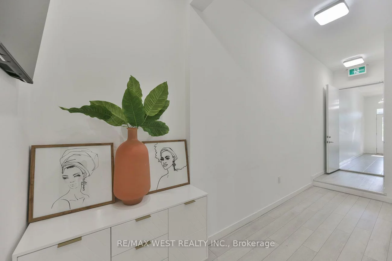 401, Kleinburg Summit, Kleinburg, Vaughan