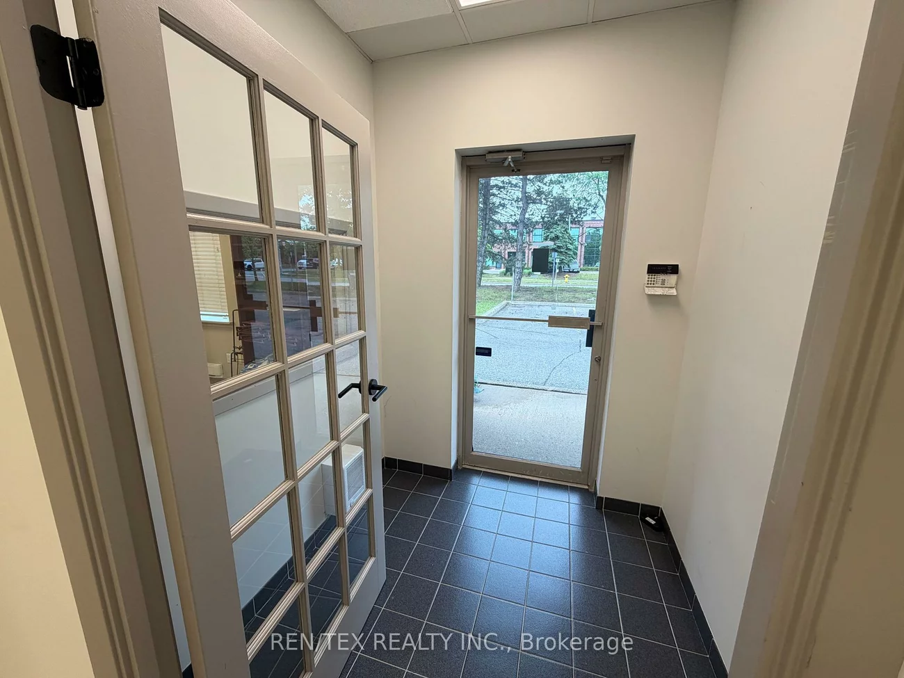 241, Applewood, Concord, Vaughan