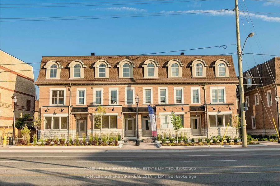 2271, Major Mackenzie, Maple, Vaughan