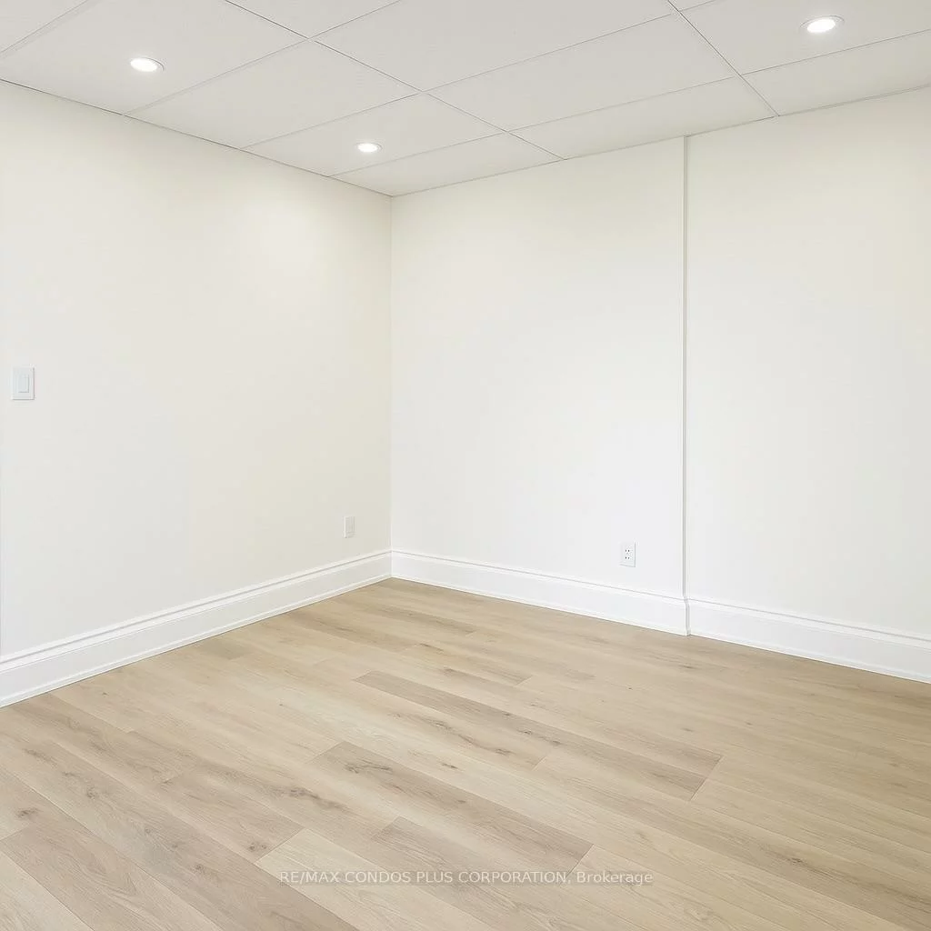 260, Regina, West Woodbridge Industrial Area, Vaughan