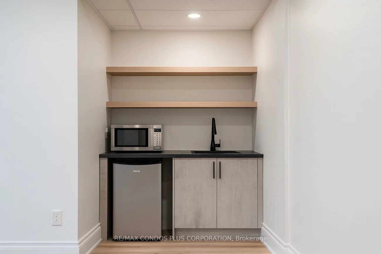 260, Regina, West Woodbridge Industrial Area, Vaughan