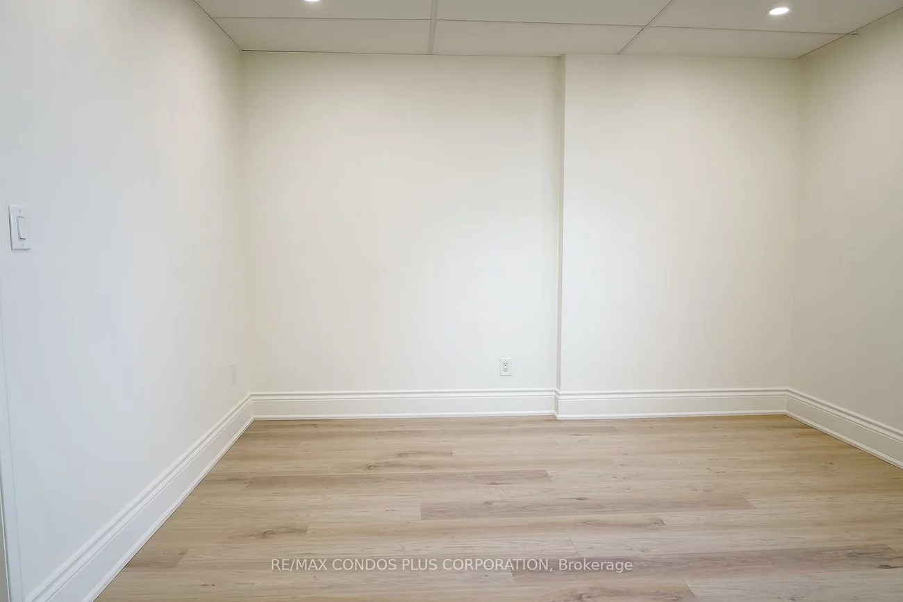 260, Regina, West Woodbridge Industrial Area, Vaughan