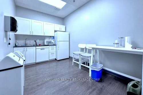 7941, Jane, Concord, Vaughan