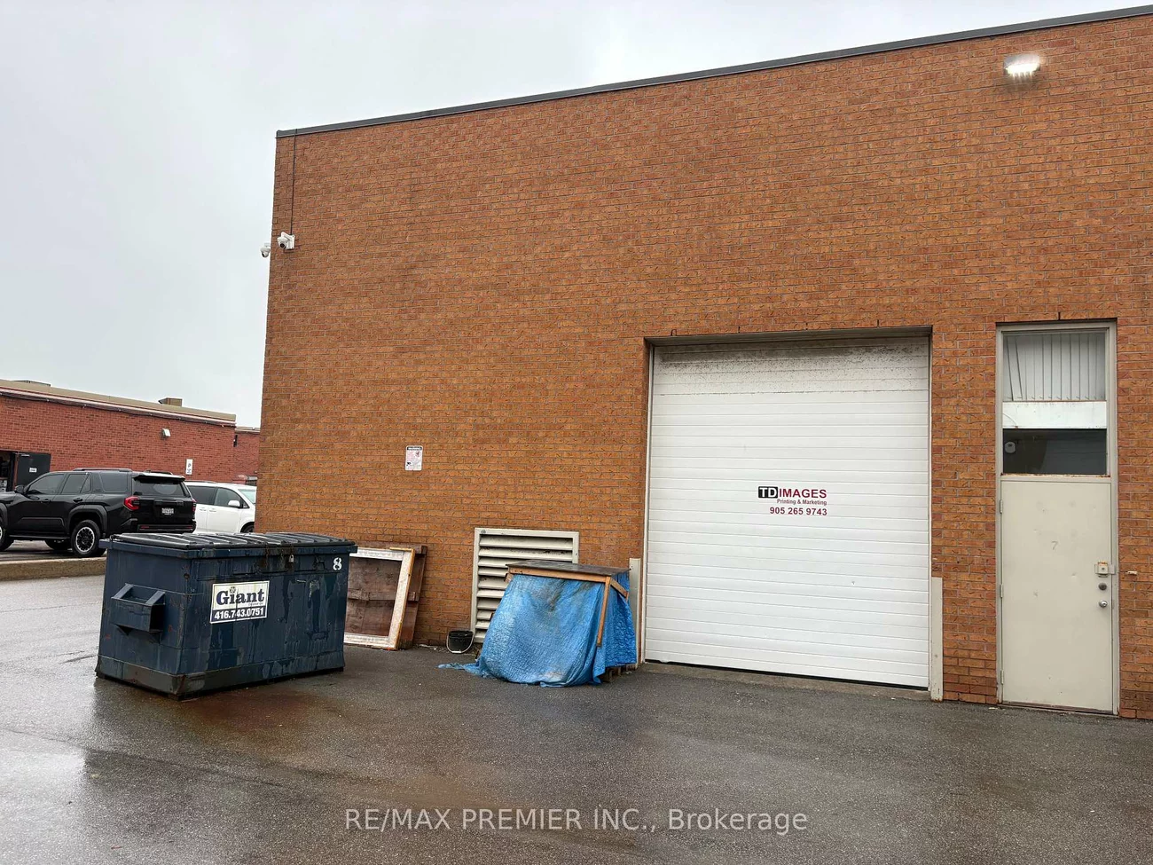 136, Winges, Pine Valley Business Park, Vaughan