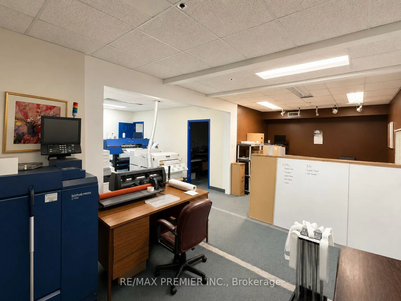 136, Winges, Pine Valley Business Park, Vaughan