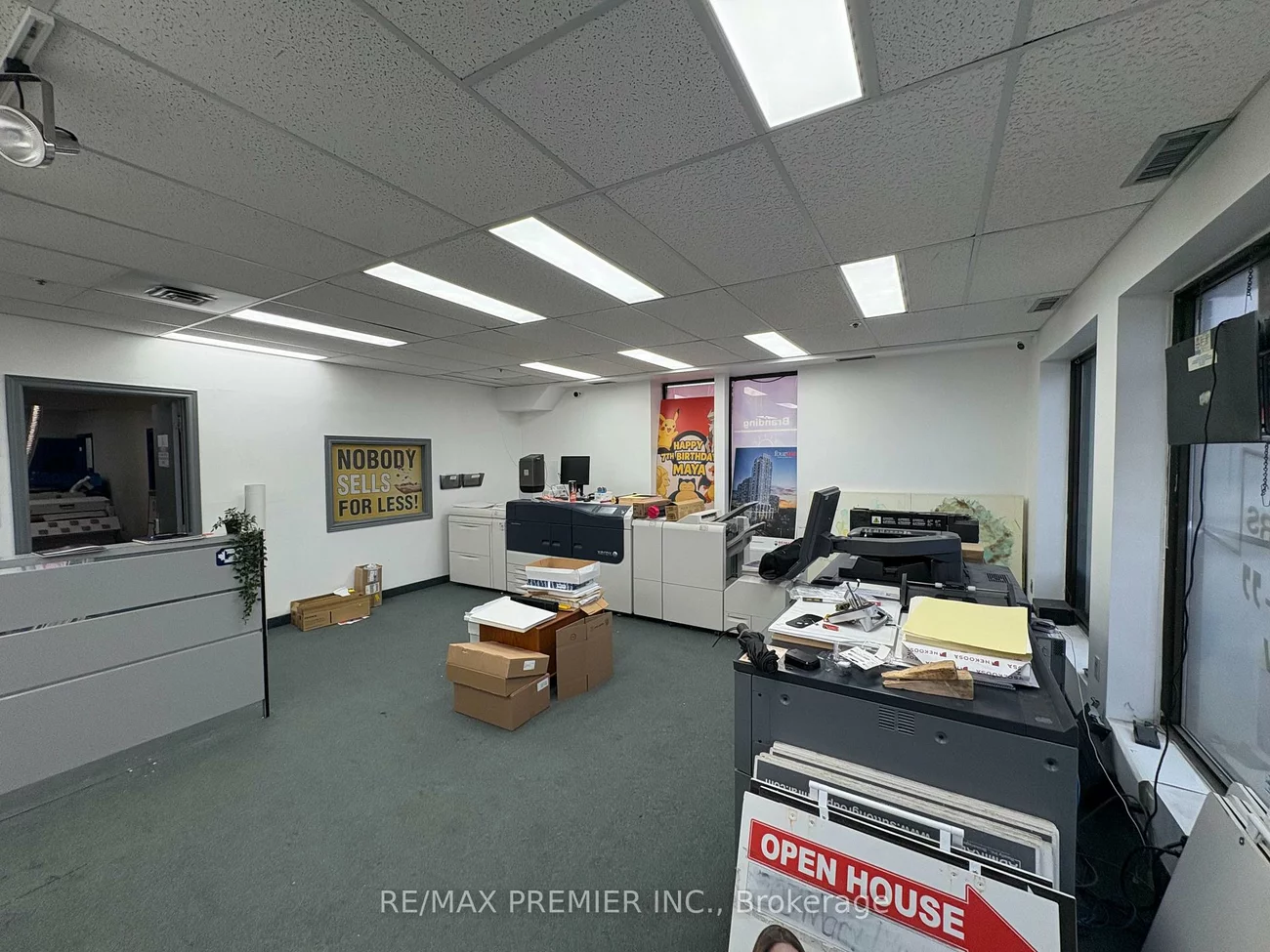 136, Winges, Pine Valley Business Park, Vaughan