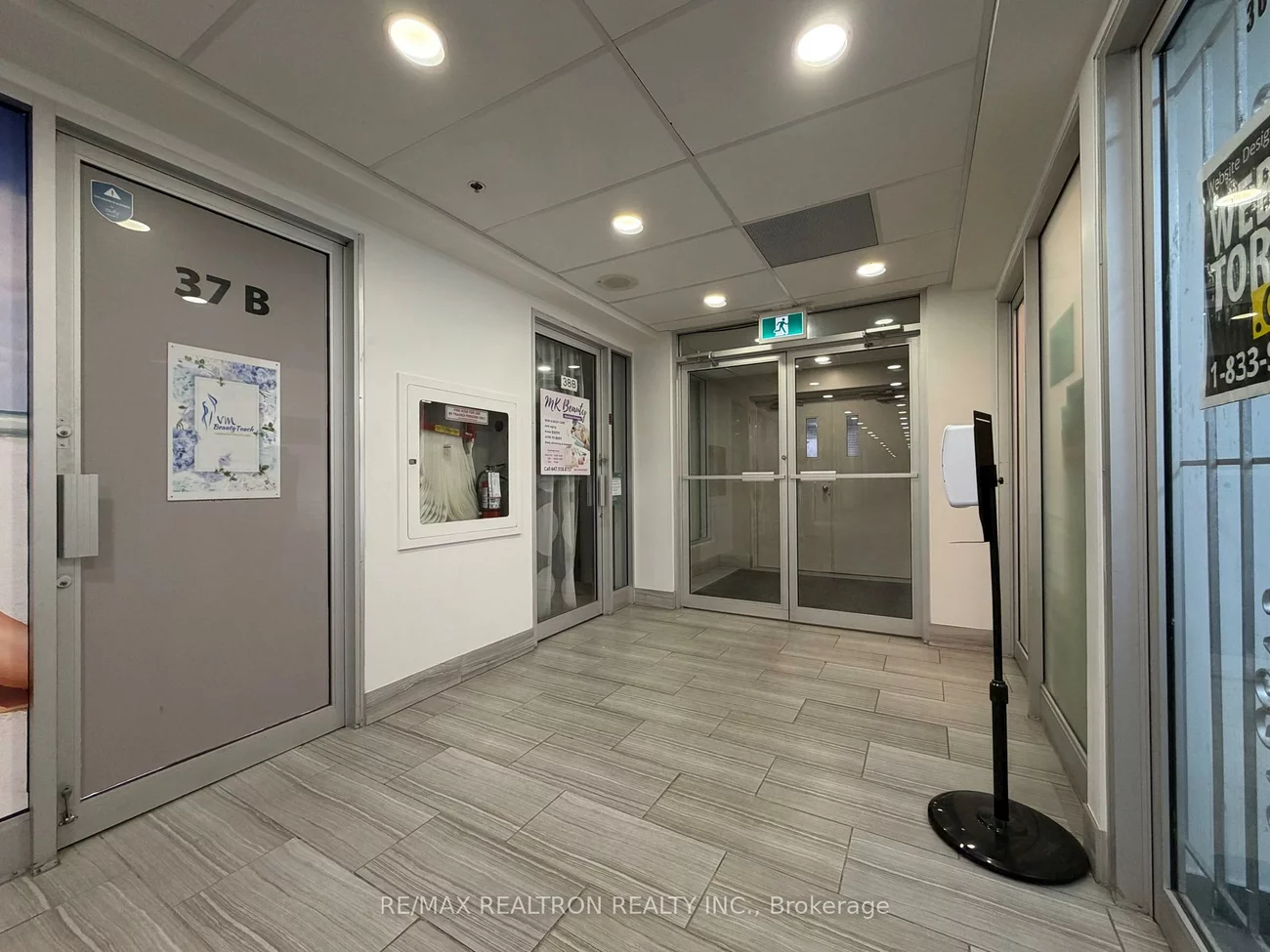 7378, Yonge, Crestwood-Springfarm-Yorkhill, Vaughan