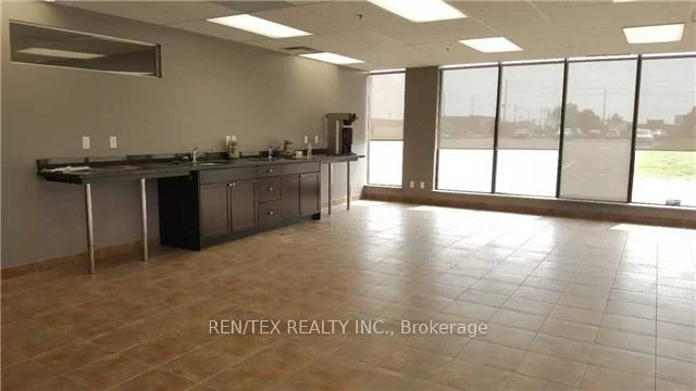 555, Hanlan, Steeles West Industrial, Vaughan