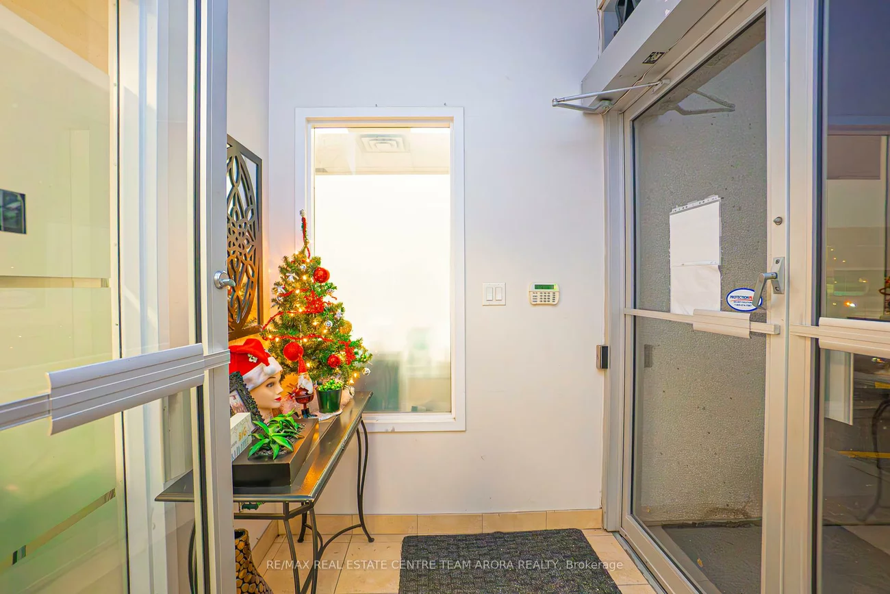 661, Chrislea, East Woodbridge, Vaughan