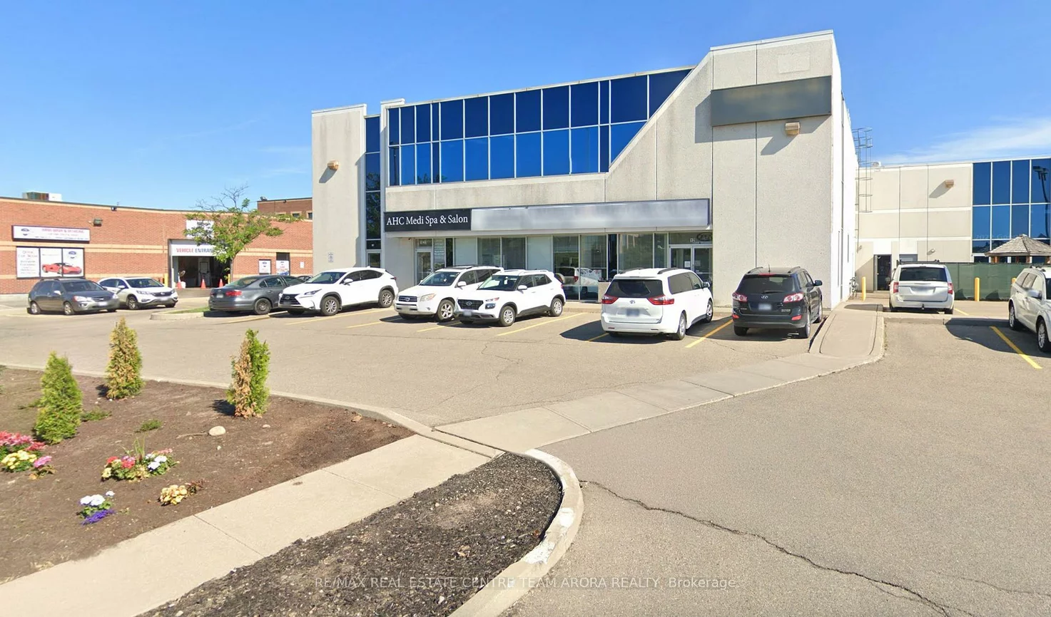 661, Chrislea, East Woodbridge, Vaughan