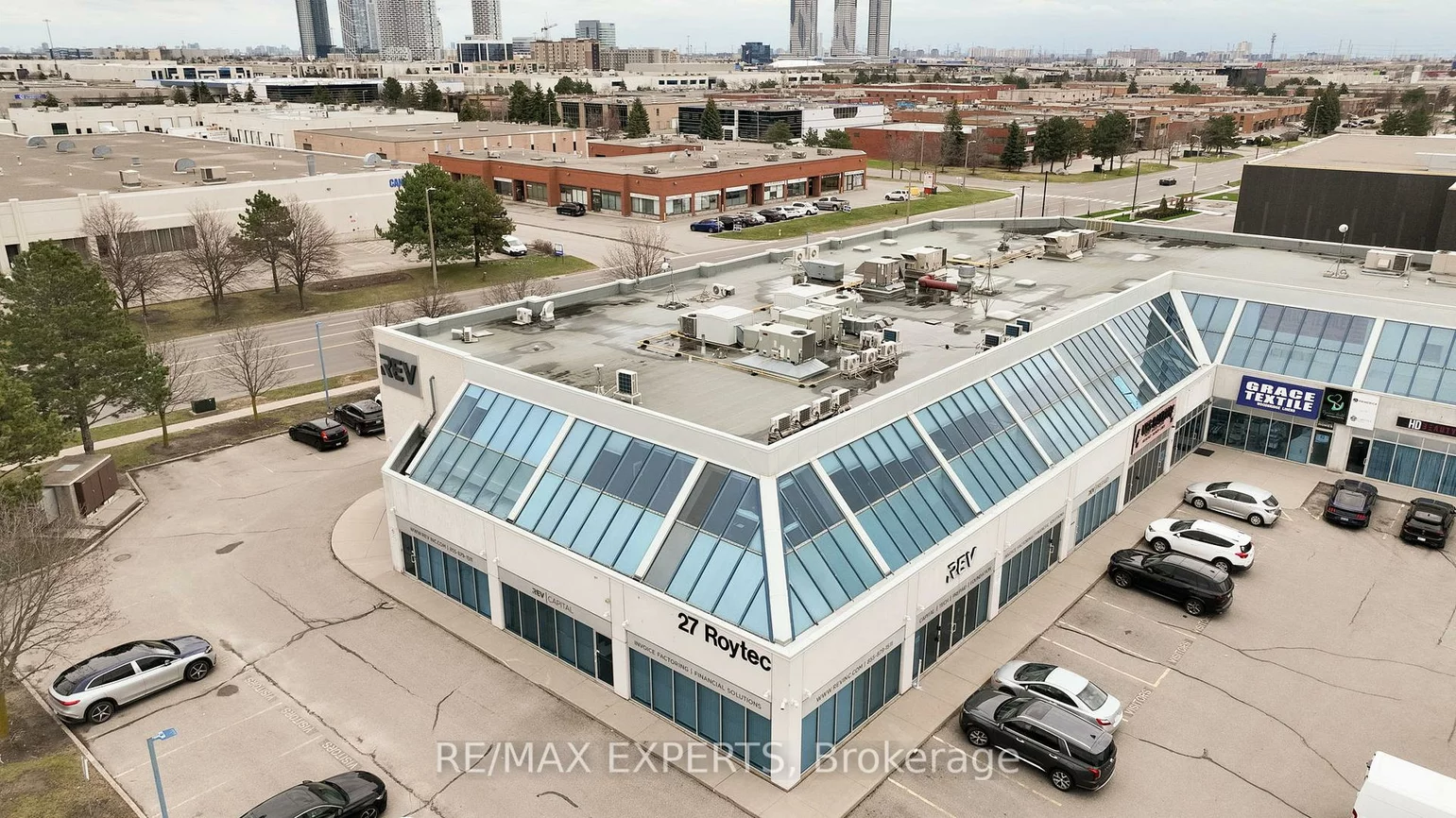 27, Roytec, East Woodbridge, Vaughan