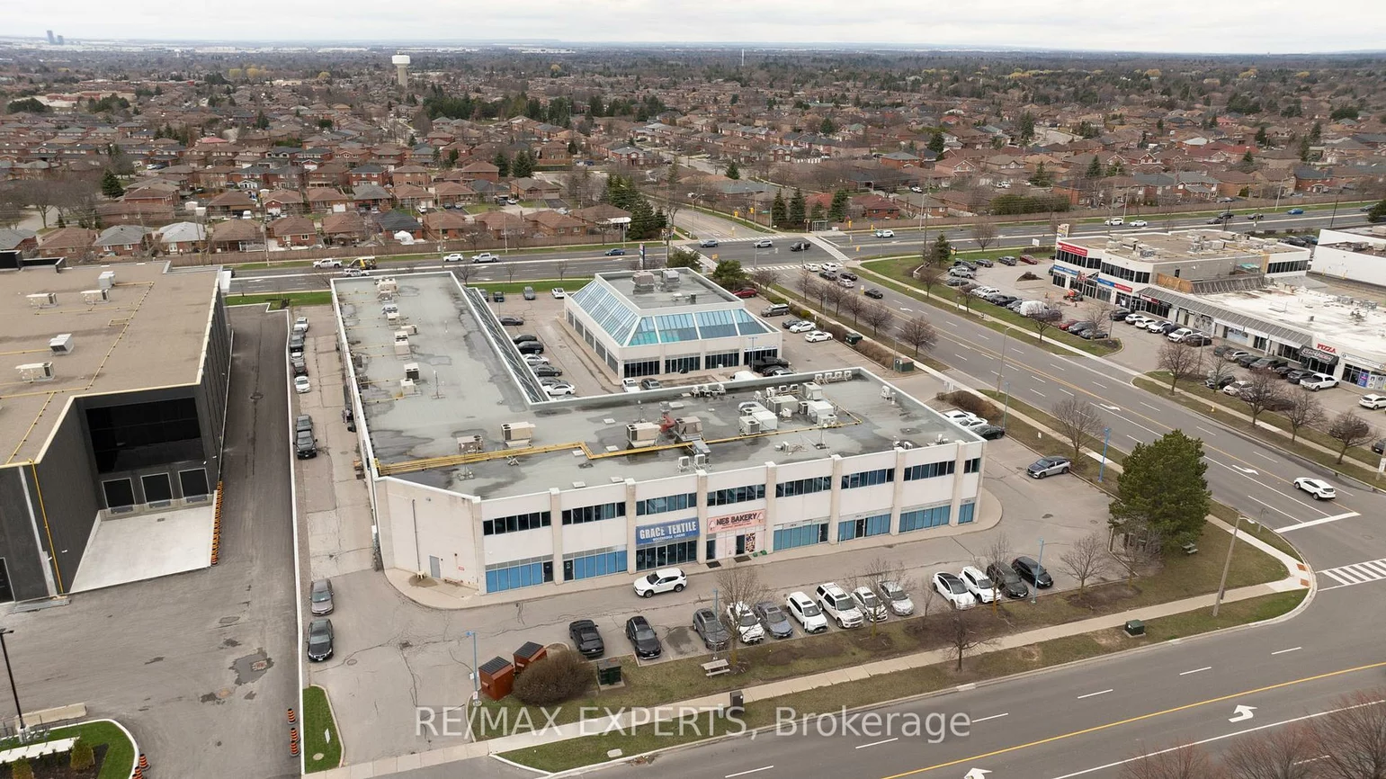 27, Roytec, East Woodbridge, Vaughan
