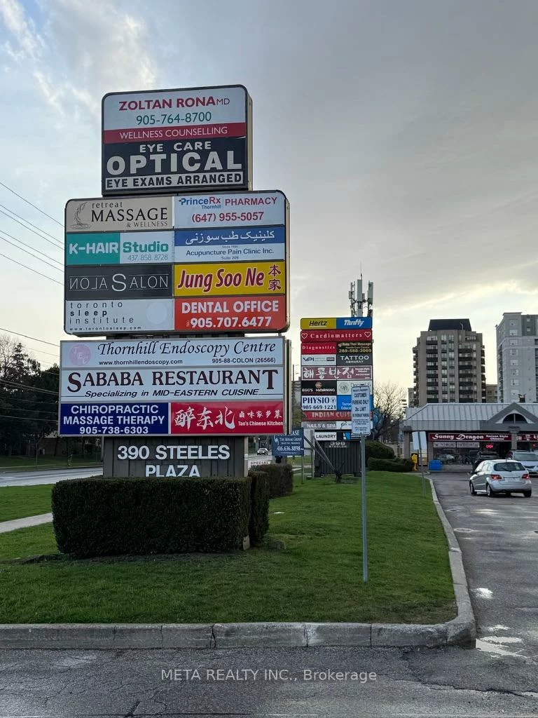 390, Steeles, Crestwood-Springfarm-Yorkhill, Vaughan