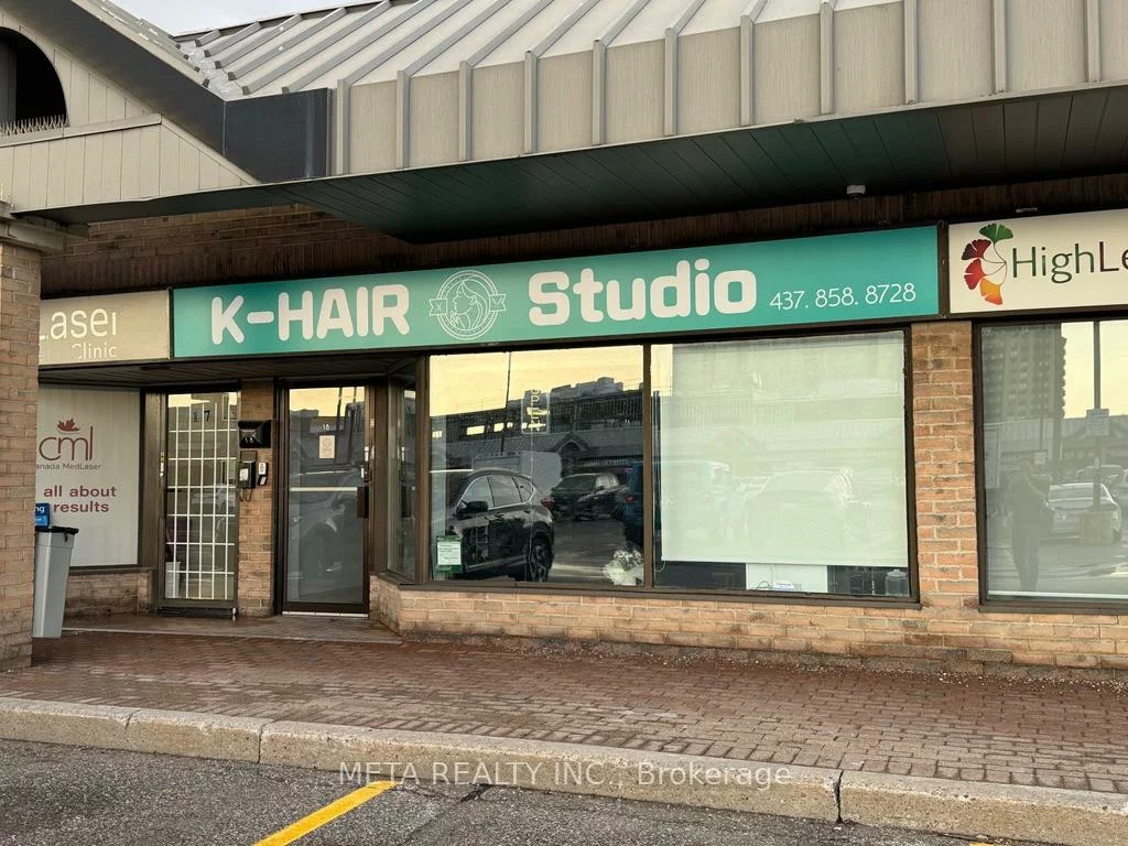 390, Steeles, Crestwood-Springfarm-Yorkhill, Vaughan