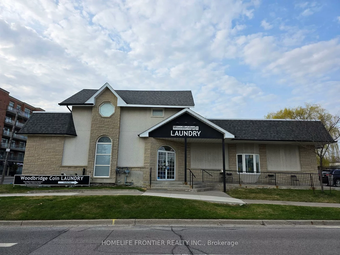 7944, Kipling, West Woodbridge, Vaughan