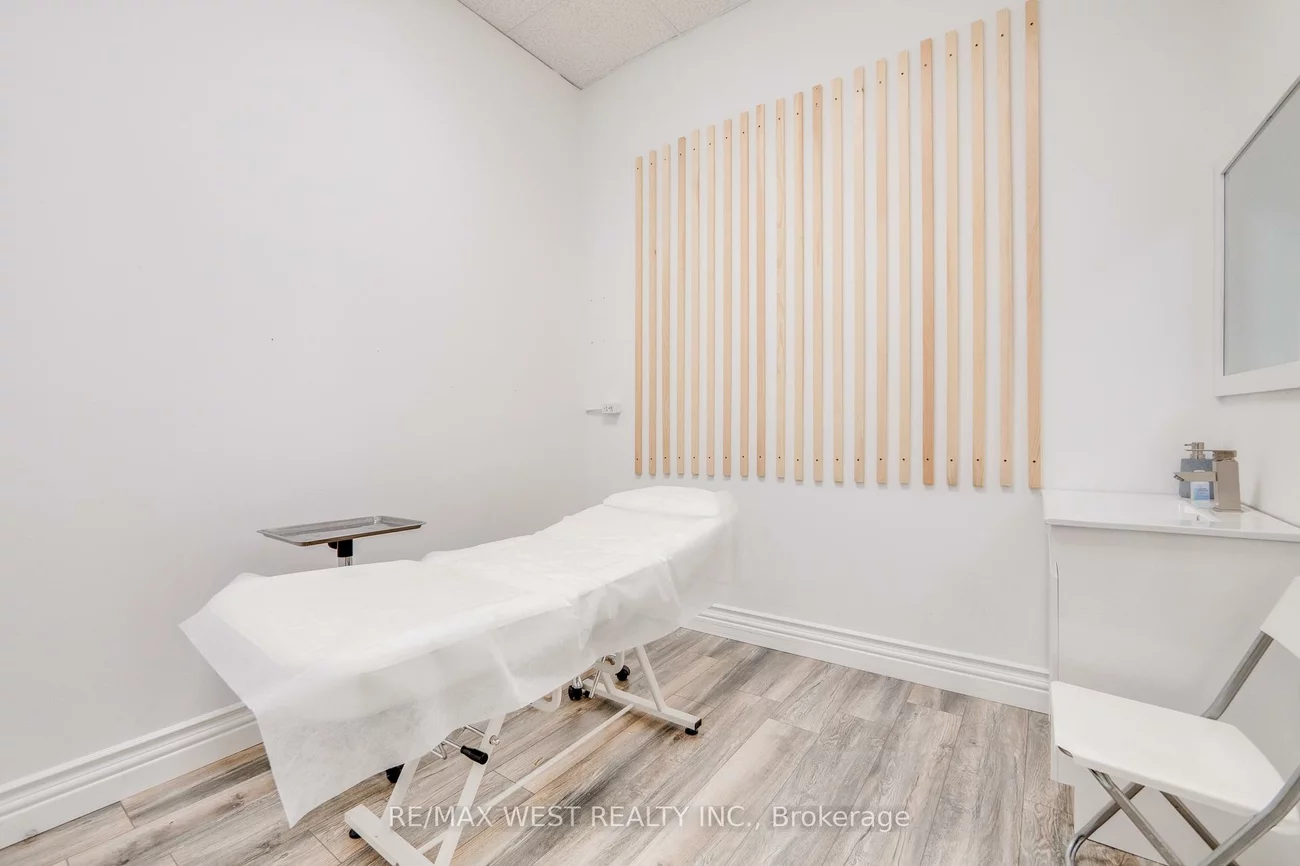 27, Roytec, East Woodbridge, Vaughan