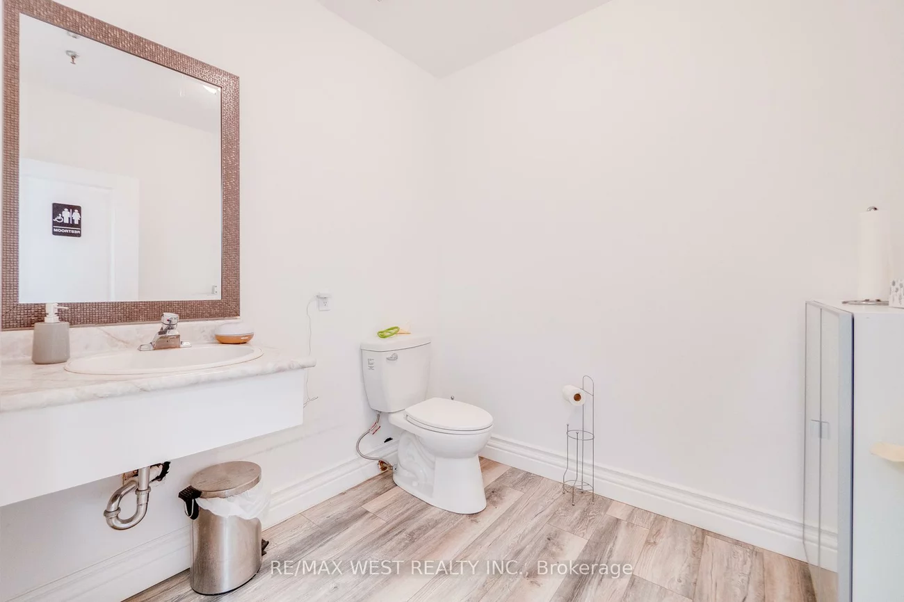 27, Roytec, East Woodbridge, Vaughan