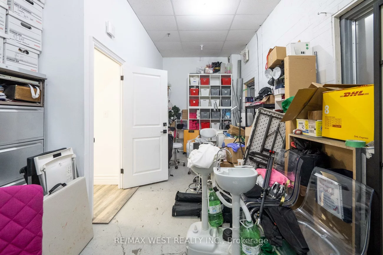 27, Roytec, East Woodbridge, Vaughan