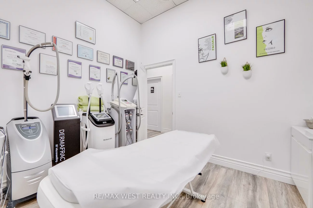 27, Roytec, East Woodbridge, Vaughan
