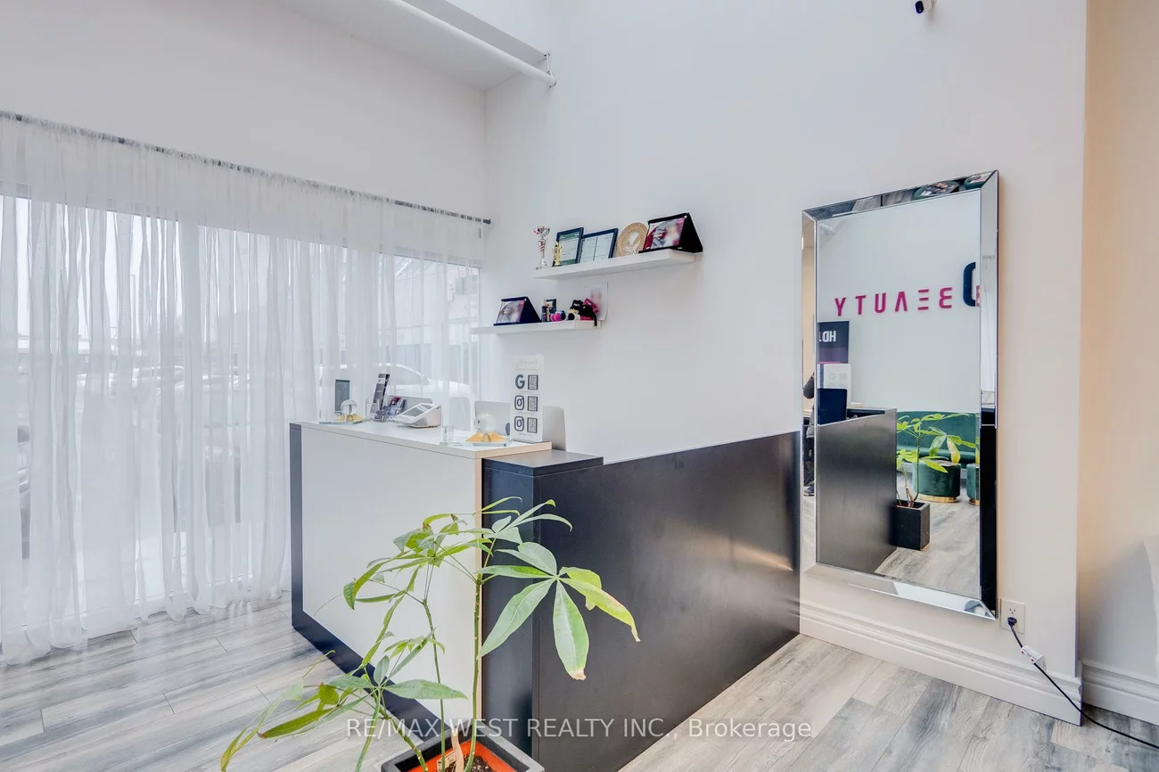 27, Roytec, East Woodbridge, Vaughan