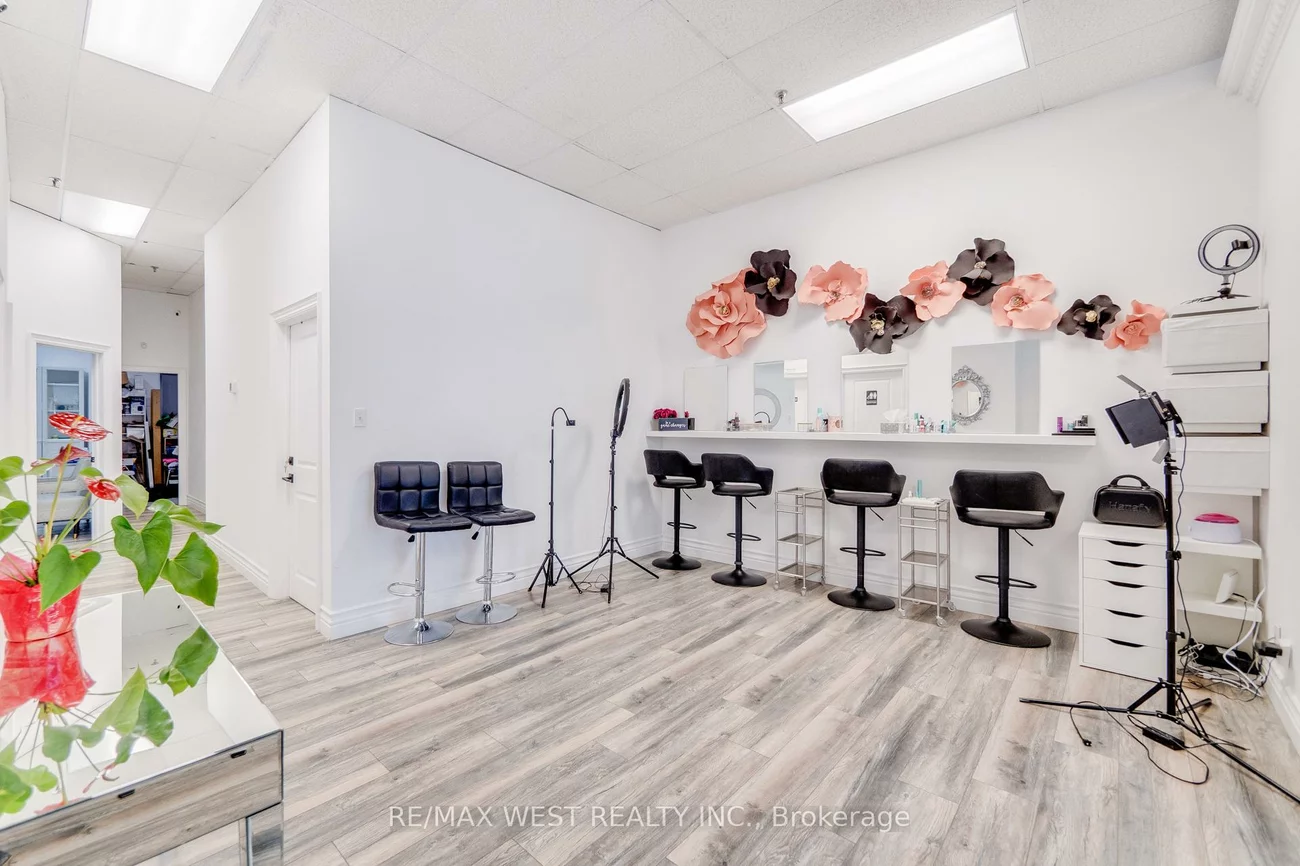 27, Roytec, East Woodbridge, Vaughan