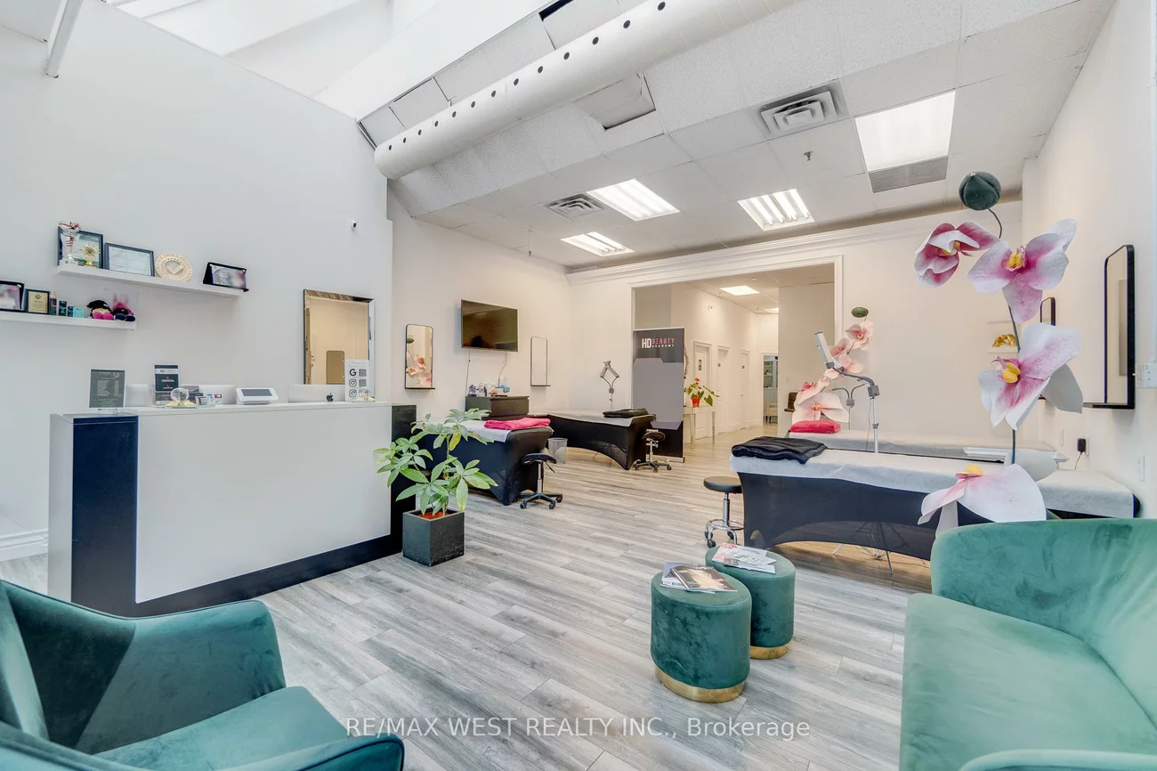 27, Roytec, East Woodbridge, Vaughan
