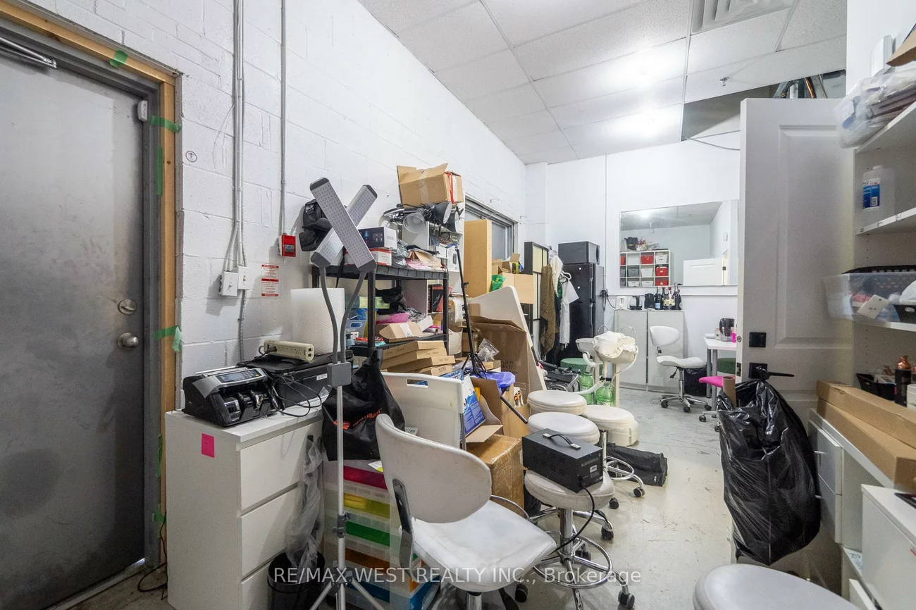 27, Roytec, East Woodbridge, Vaughan