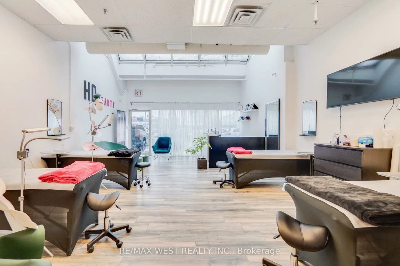 27, Roytec, East Woodbridge, Vaughan
