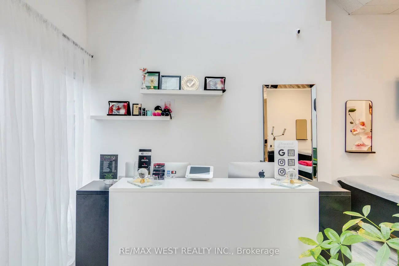 27, Roytec, East Woodbridge, Vaughan