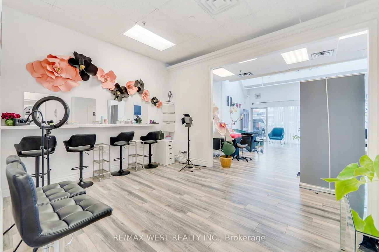 27, Roytec, East Woodbridge, Vaughan