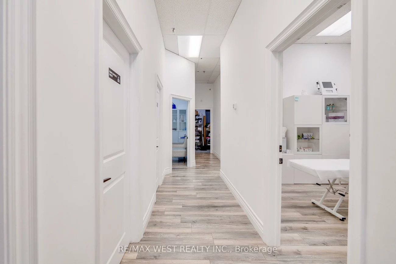 27, Roytec, East Woodbridge, Vaughan